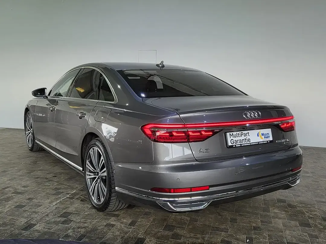 Audi A8 - Thumbnail 3