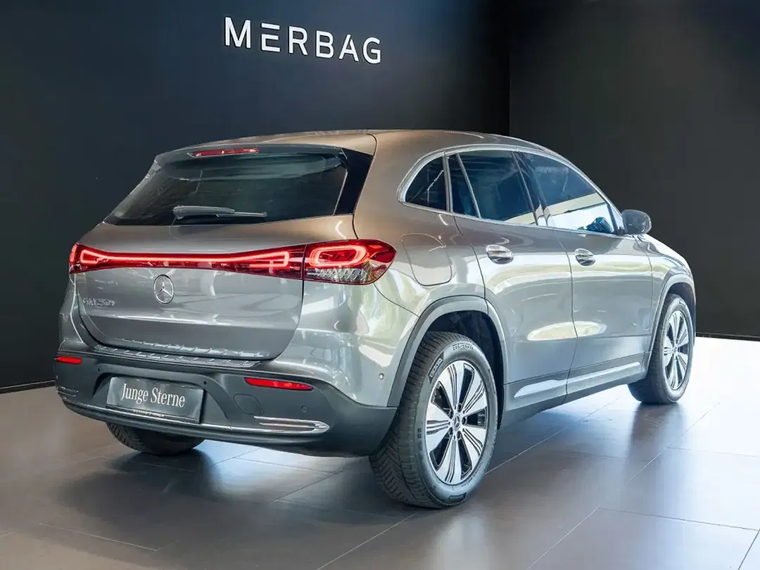 Mercedes-Benz EQA 250 - Thumbnail 3