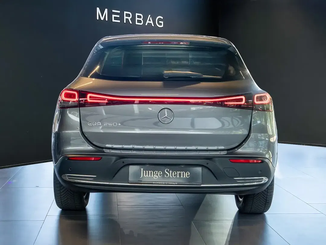 Mercedes-Benz EQA 250 - Thumbnail 4