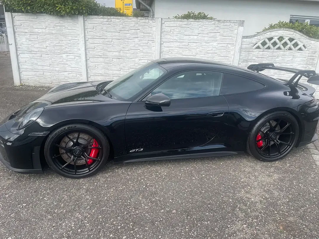 Porsche 992 - Thumbnail 1
