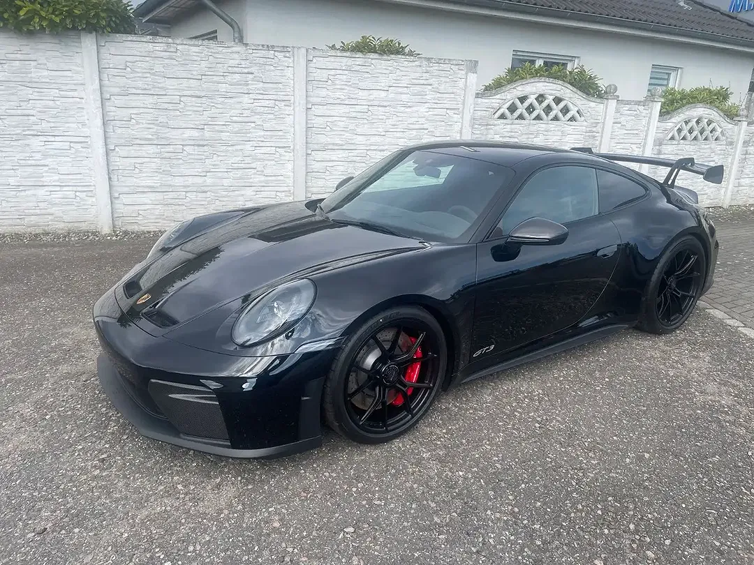 Porsche 992 - Thumbnail 3