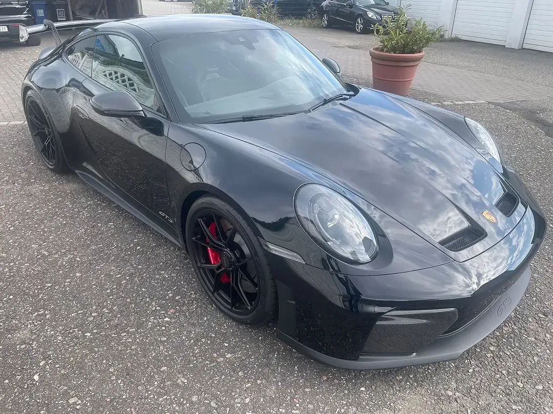 Porsche 992 - Thumbnail 6