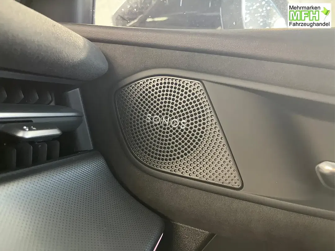Audi Q3 - Thumbnail 13
