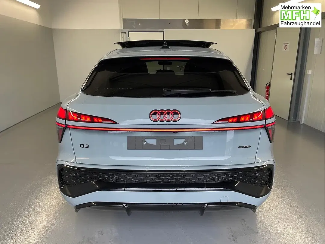 Audi Q3 - Thumbnail 5