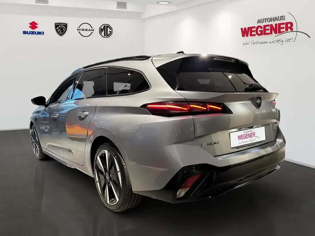 Peugeot 308 - Thumbnail 3
