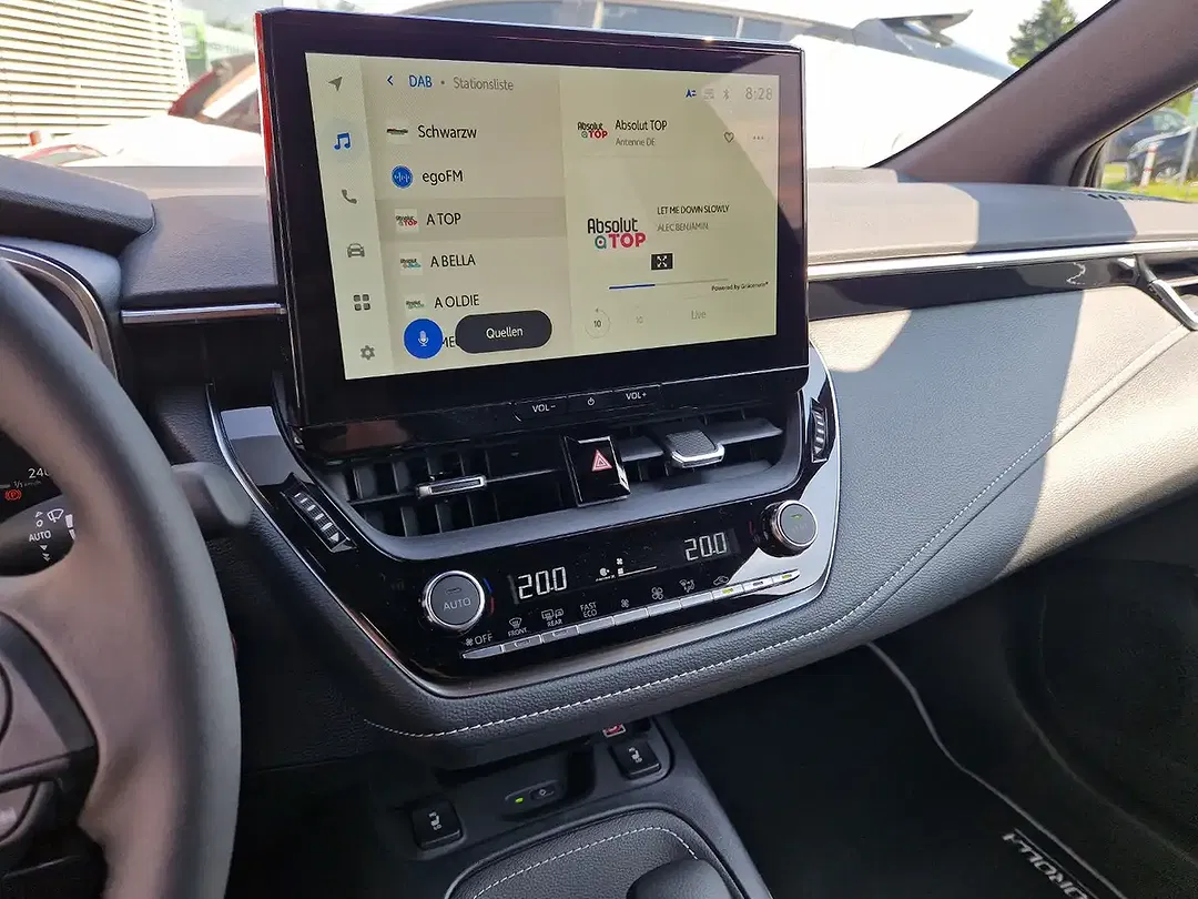 Toyota Corolla - Thumbnail 13
