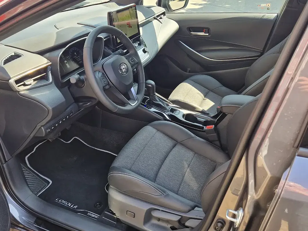 Toyota Corolla - Thumbnail 7