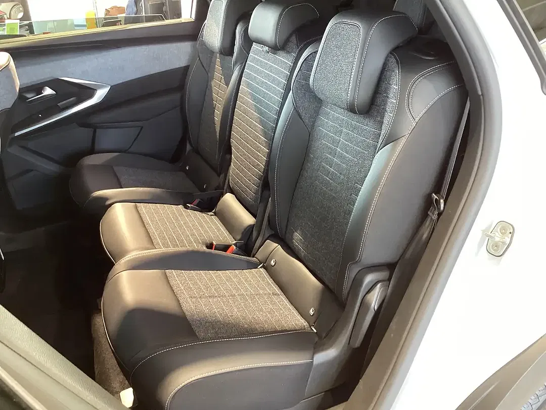Peugeot 5008 - Thumbnail 10