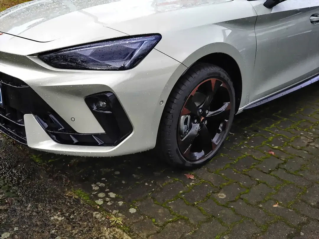 CUPRA Leon - Thumbnail 3