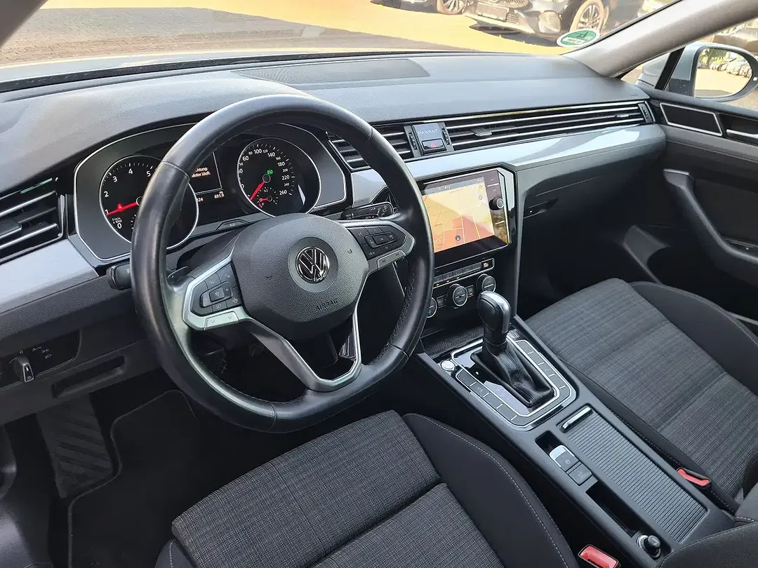 Volkswagen Passat Variant - Thumbnail 10