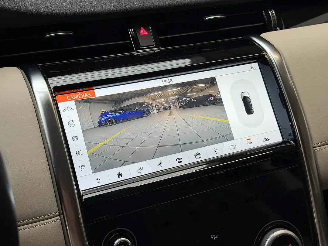 Land Rover Discovery Sport - Thumbnail 11