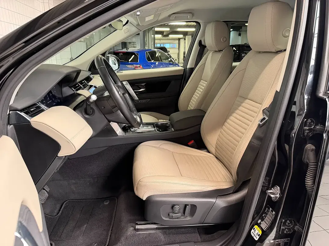 Land Rover Discovery Sport - Thumbnail 13