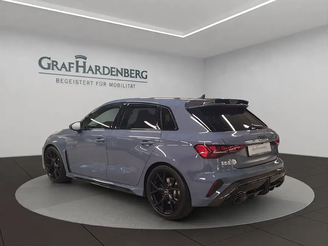 Audi RS3 - Thumbnail 3