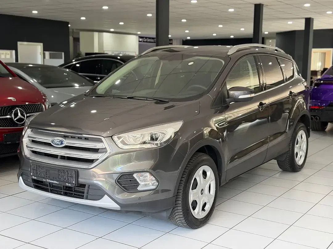 Ford Kuga - Thumbnail 1