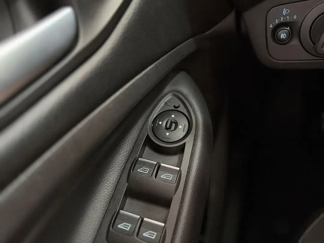 Ford Kuga - Thumbnail 11