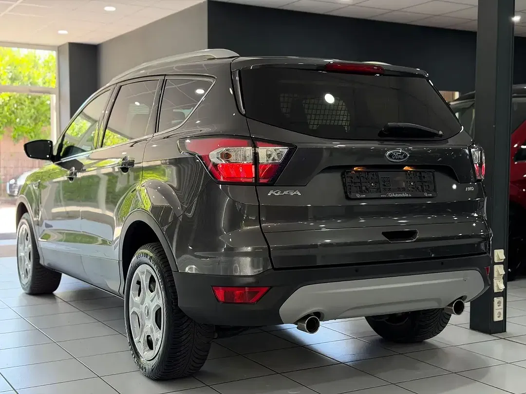 Ford Kuga - Thumbnail 4