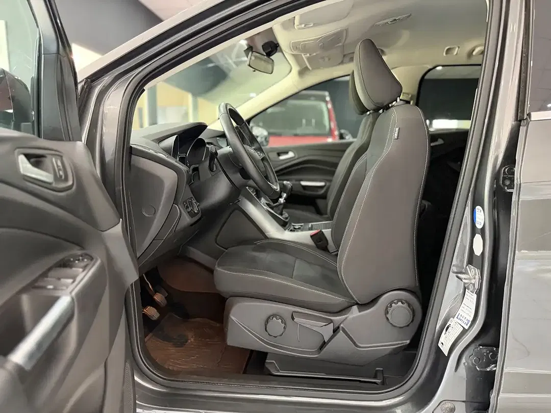 Ford Kuga - Thumbnail 6