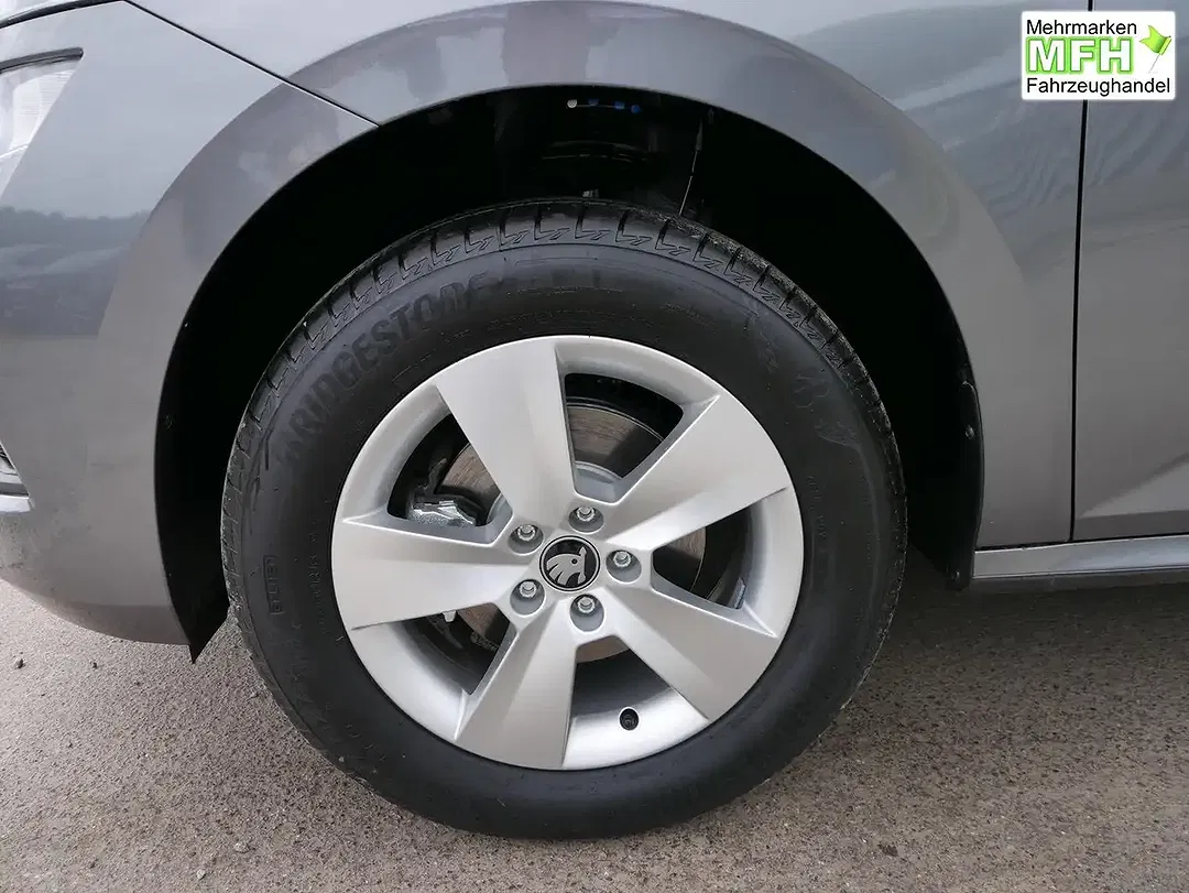 Skoda Kamiq - Thumbnail 3