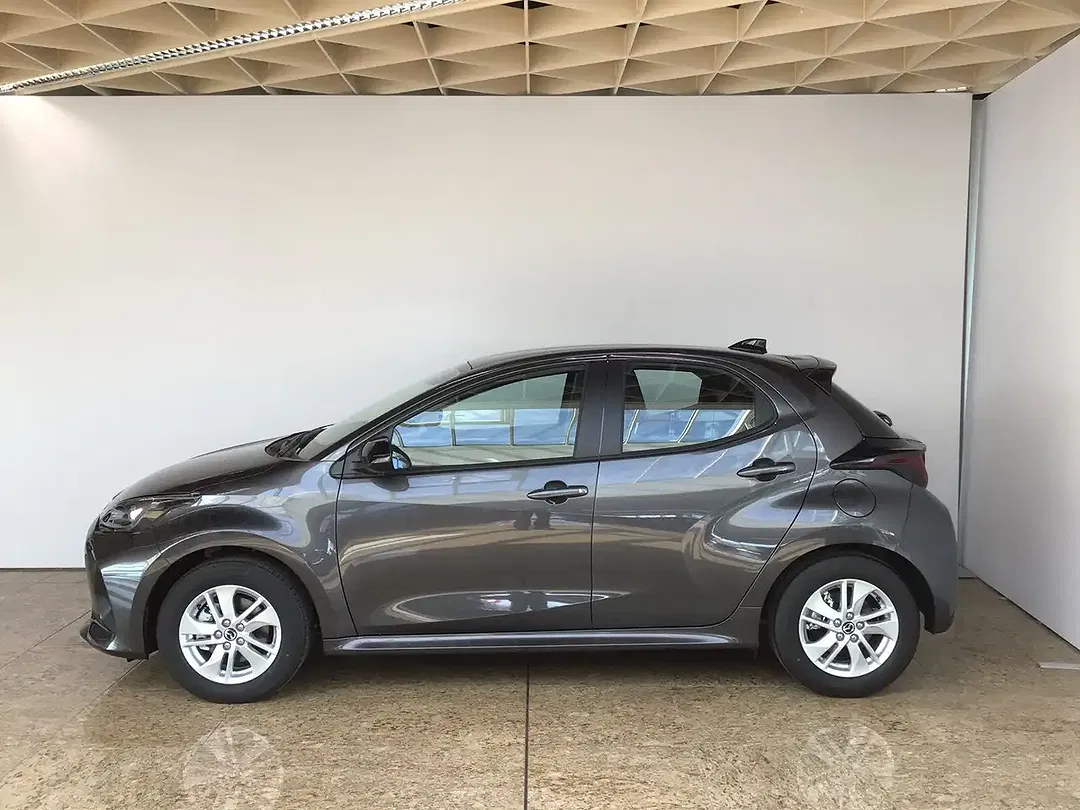 Mazda 2 - Thumbnail 2