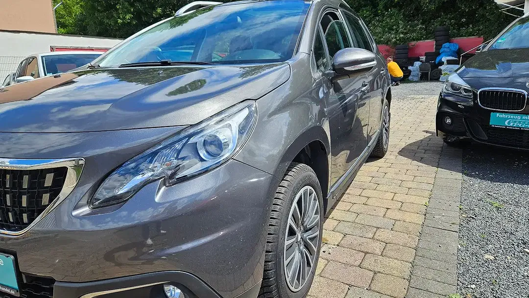 Peugeot 2008 - Thumbnail 2