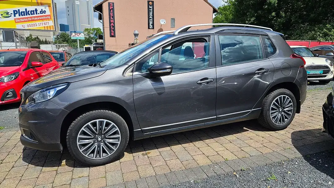 Peugeot 2008 - Thumbnail 4