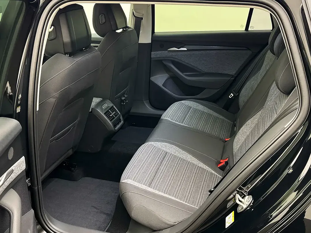 Skoda Superb - Thumbnail 11