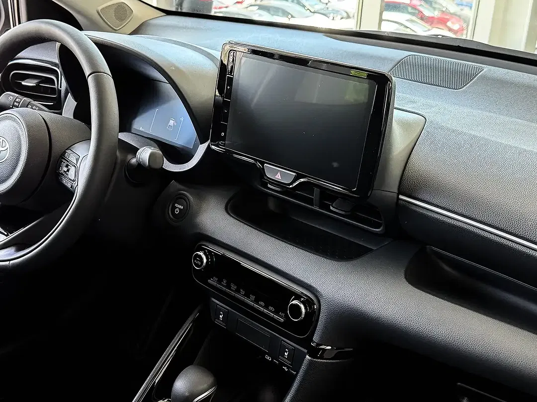 Toyota Yaris - Thumbnail 10