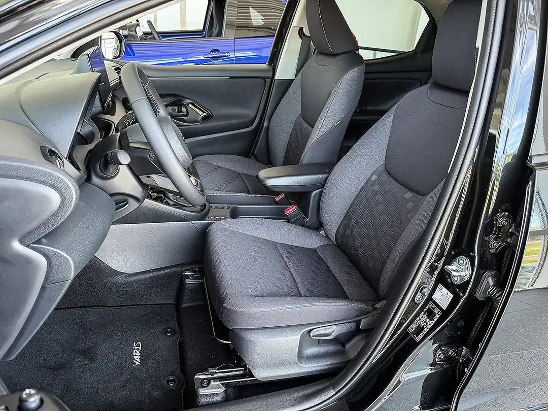 Toyota Yaris - Thumbnail 12