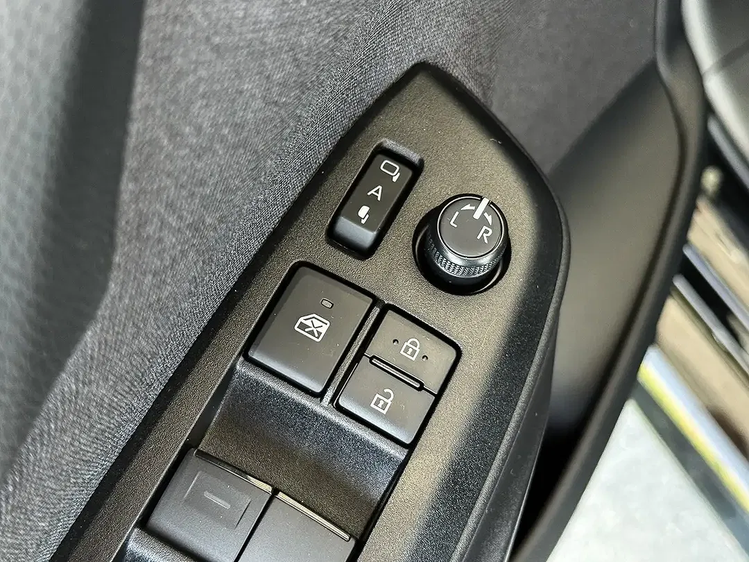 Toyota Yaris - Thumbnail 14