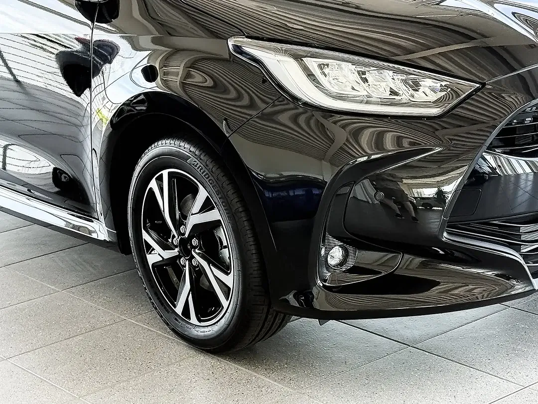 Toyota Yaris - Thumbnail 3