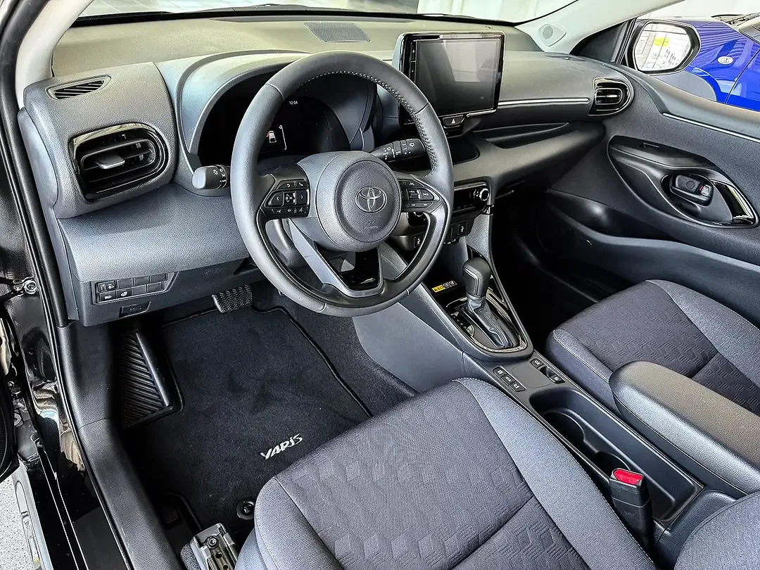 Toyota Yaris - Thumbnail 6