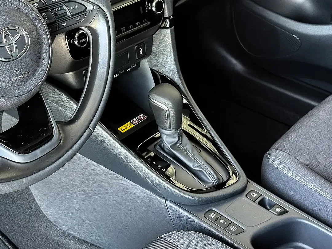 Toyota Yaris - Thumbnail 7