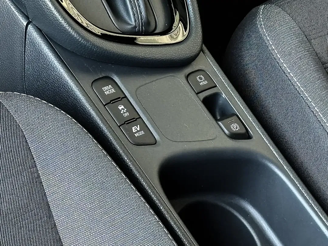 Toyota Yaris - Thumbnail 8