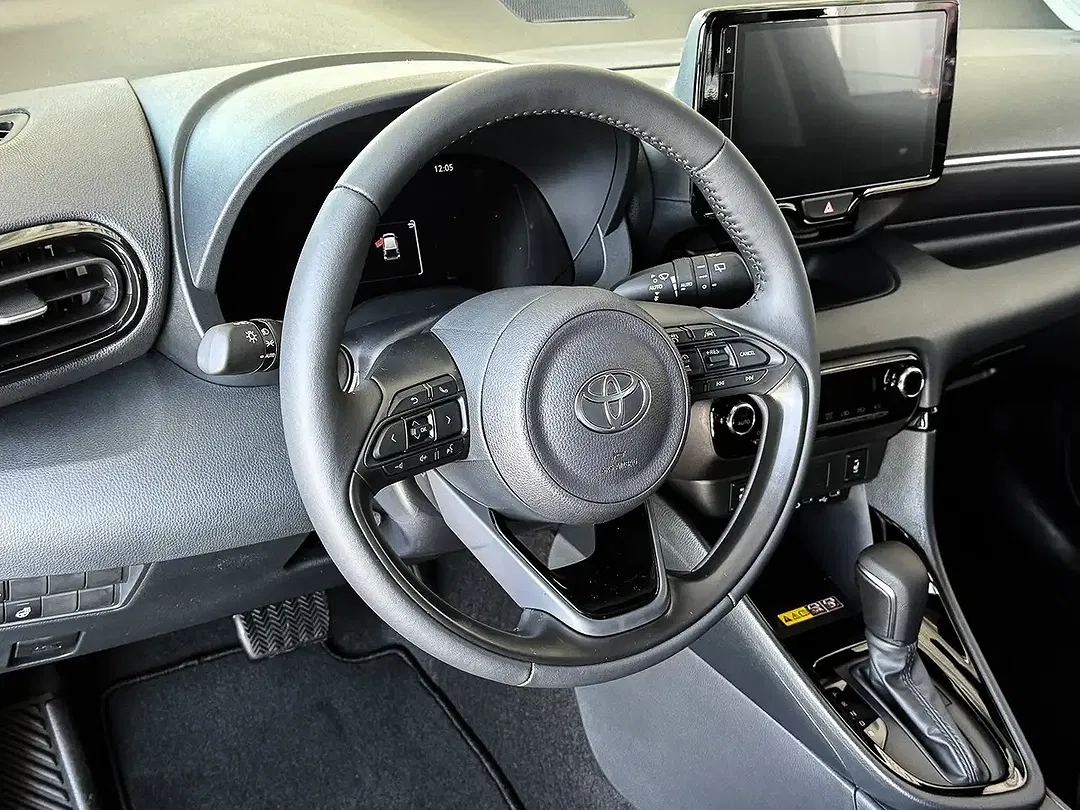 Toyota Yaris - Thumbnail 9