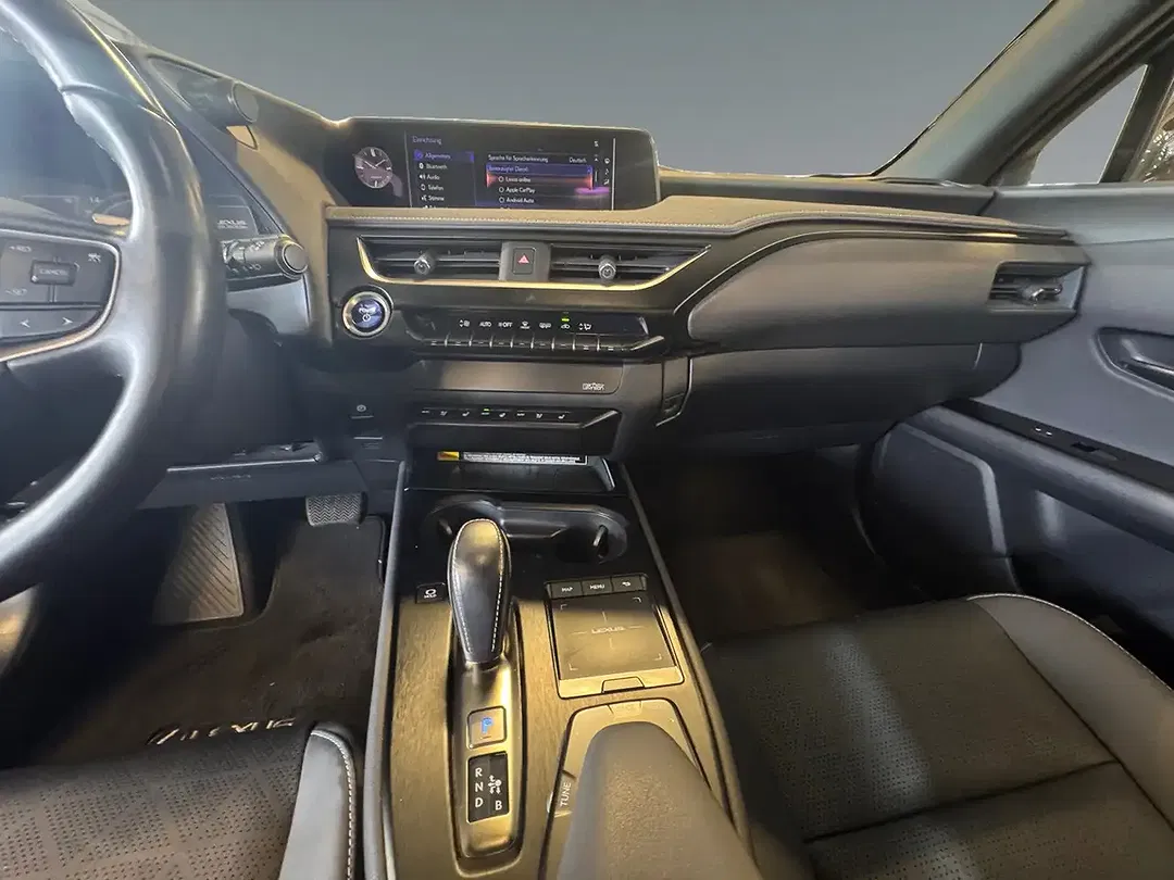 Lexus UX 300e - Thumbnail 12