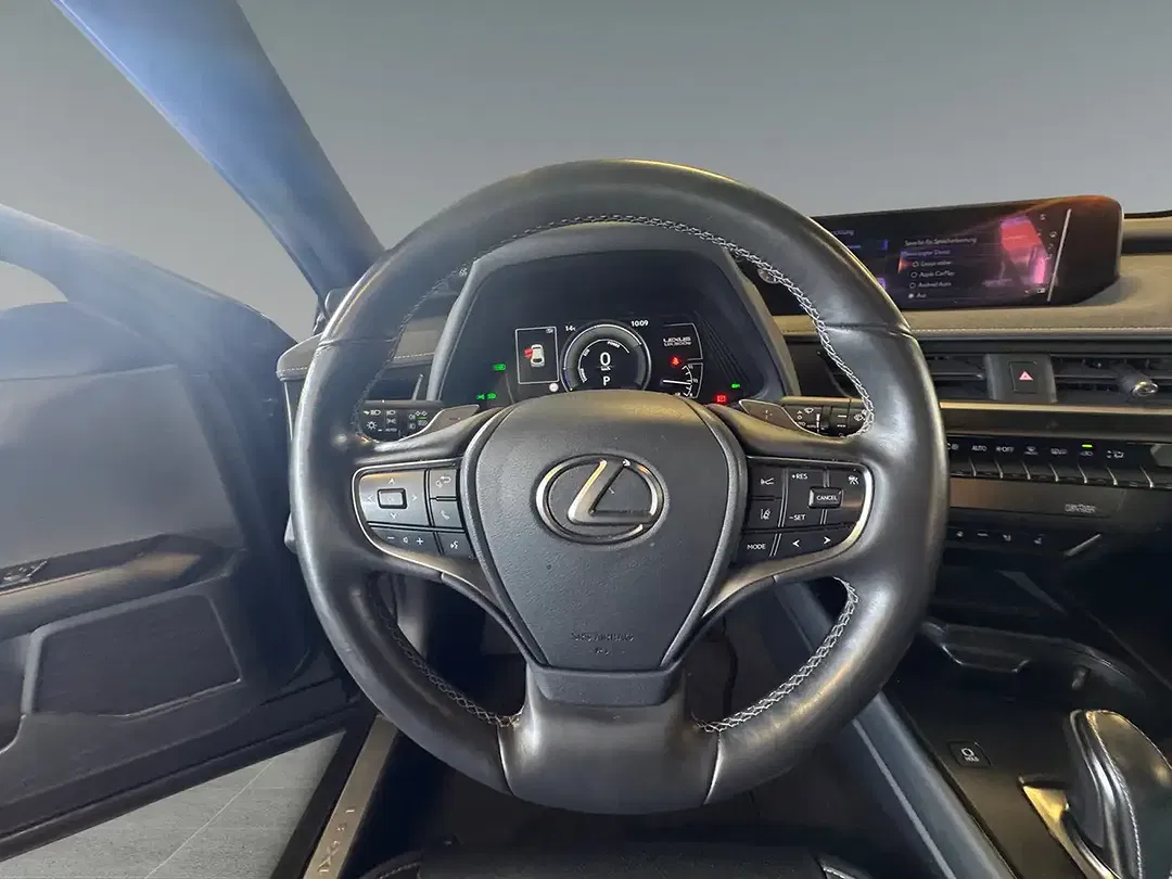 Lexus UX 300e - Thumbnail 13