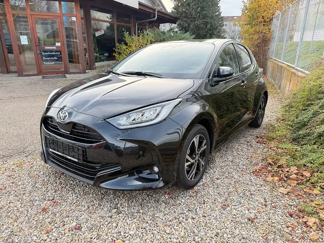 Toyota Yaris - Thumbnail 13