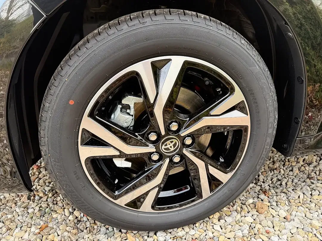 Toyota Yaris - Thumbnail 14