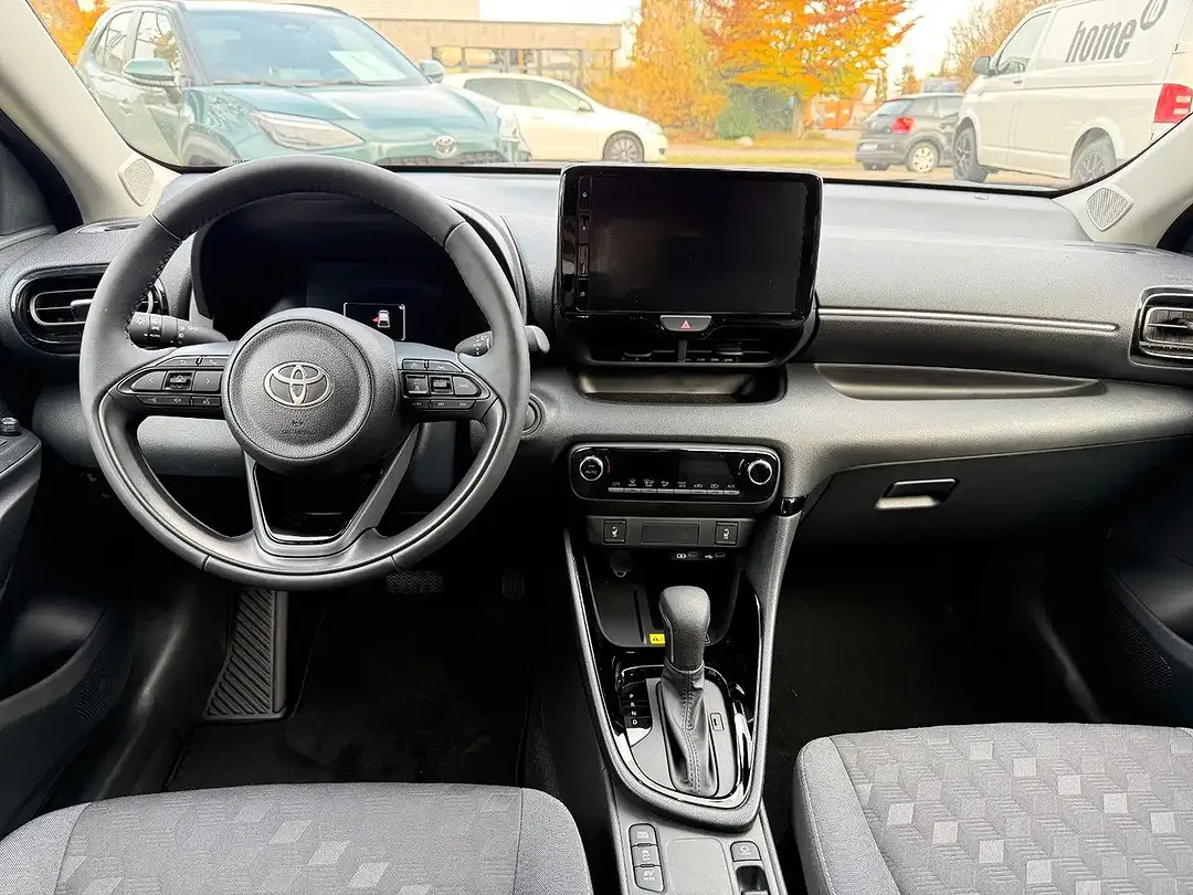 Toyota Yaris - Thumbnail 3