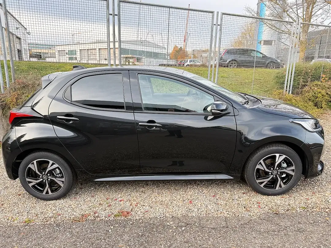 Toyota Yaris - Thumbnail 5