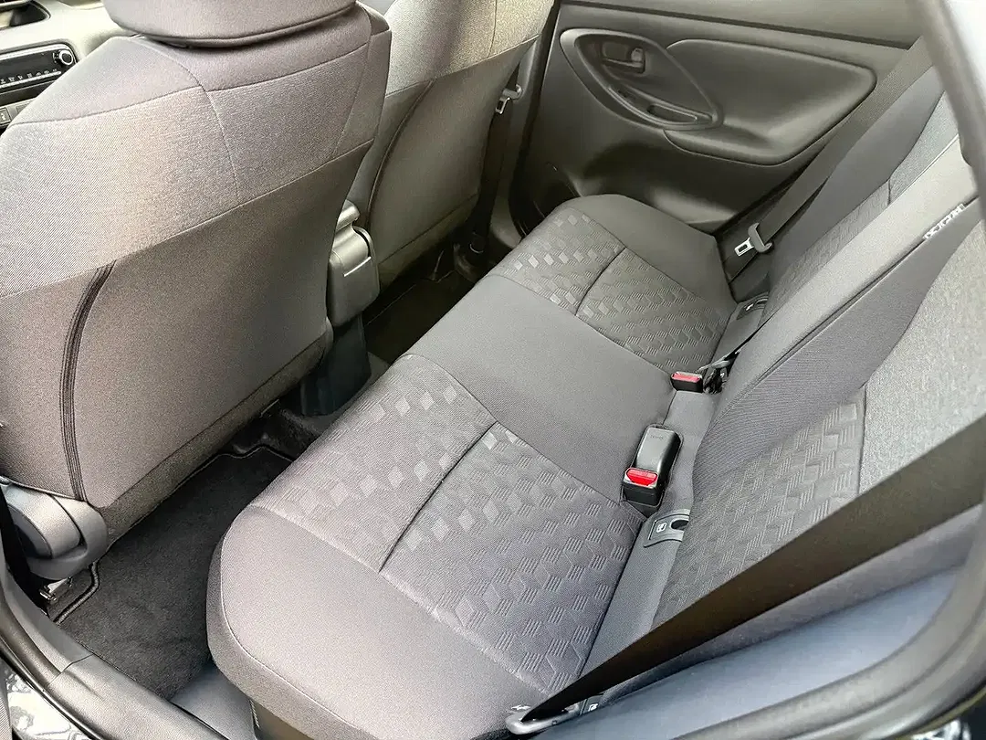 Toyota Yaris - Thumbnail 7