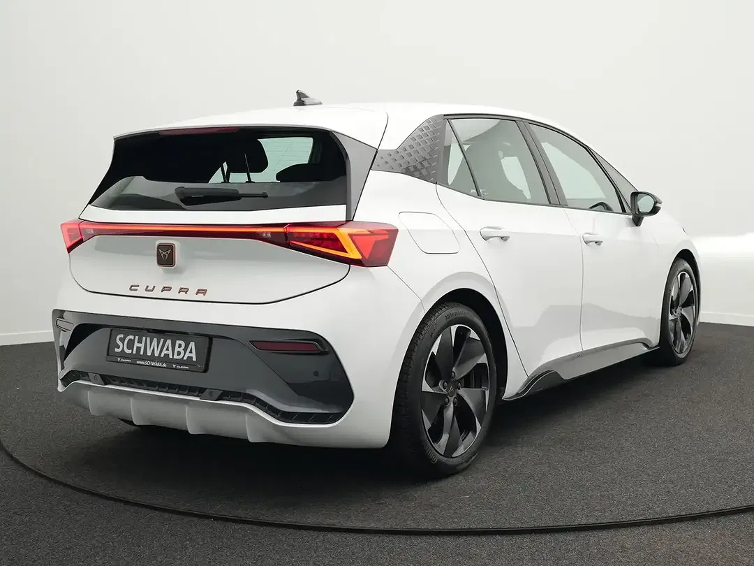 CUPRA Born - Thumbnail 2