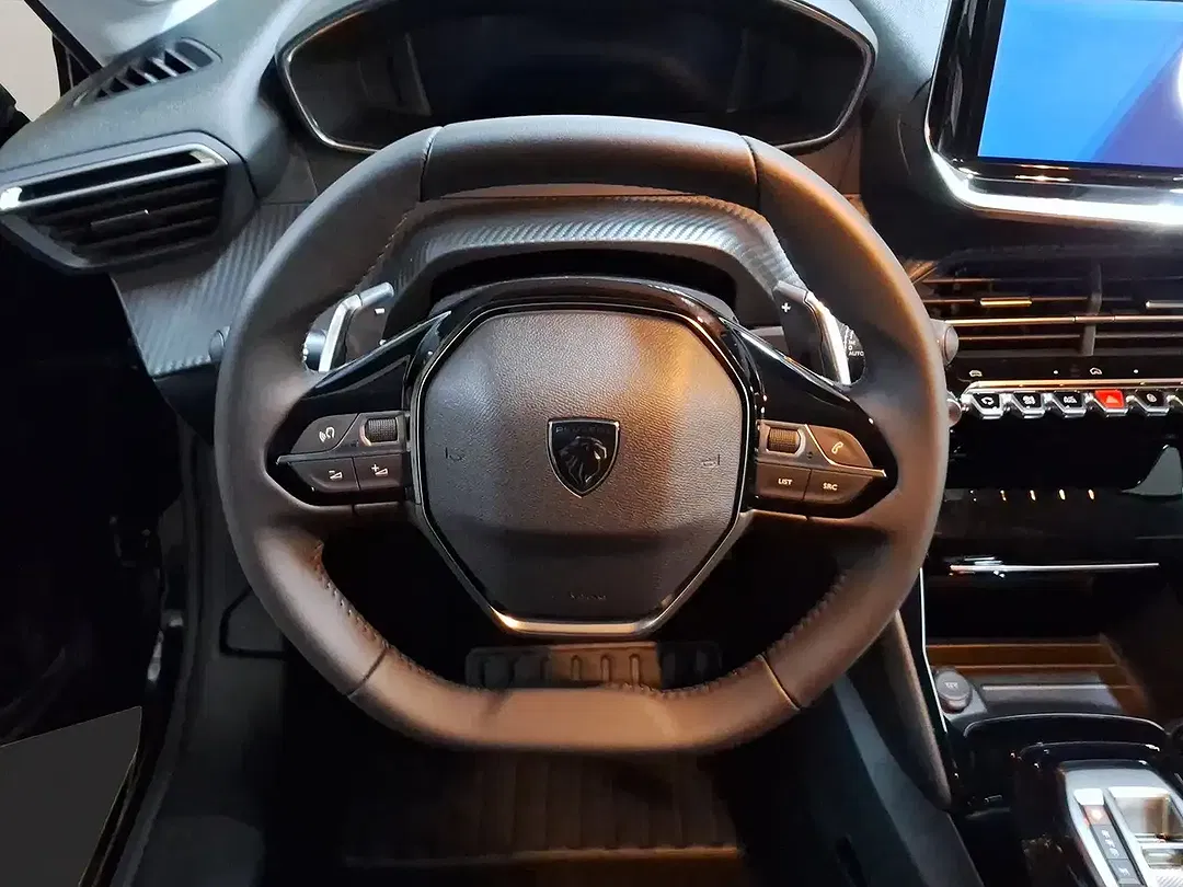 Peugeot 208 - Thumbnail 8