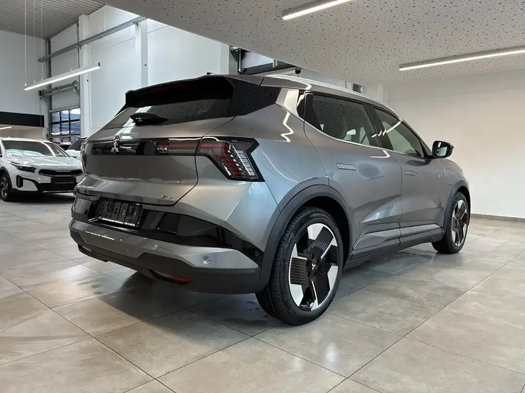 Mitsubishi Eclipse Cross - Thumbnail 4