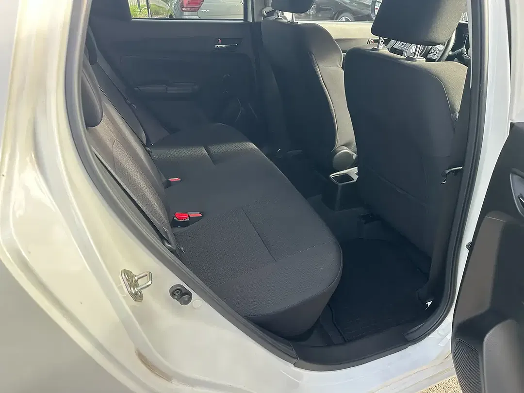 Suzuki Swift - Thumbnail 10