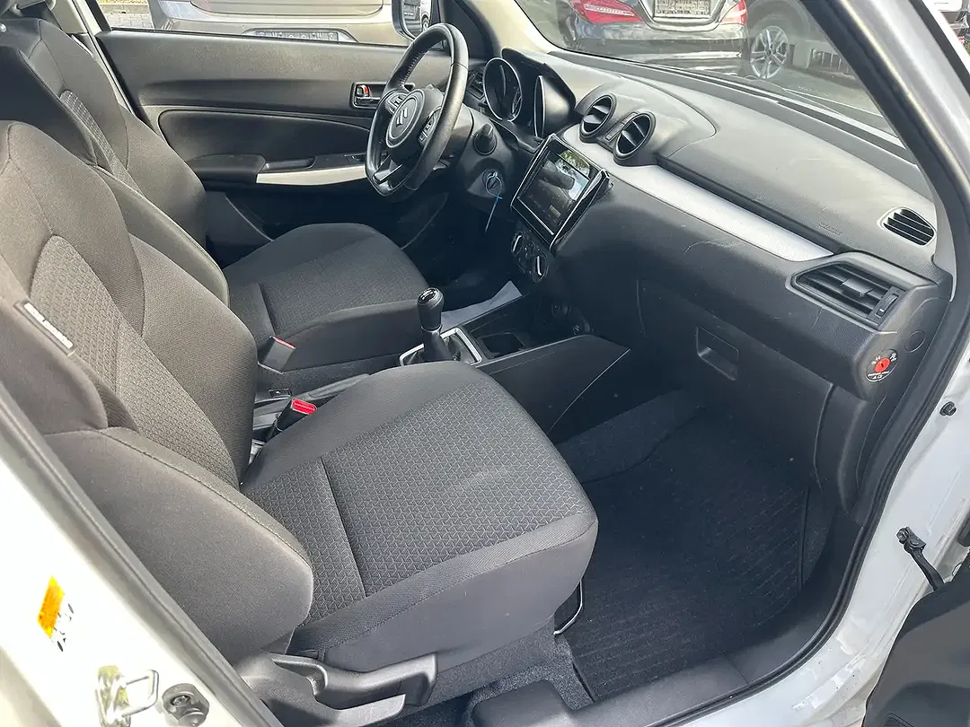 Suzuki Swift - Thumbnail 9
