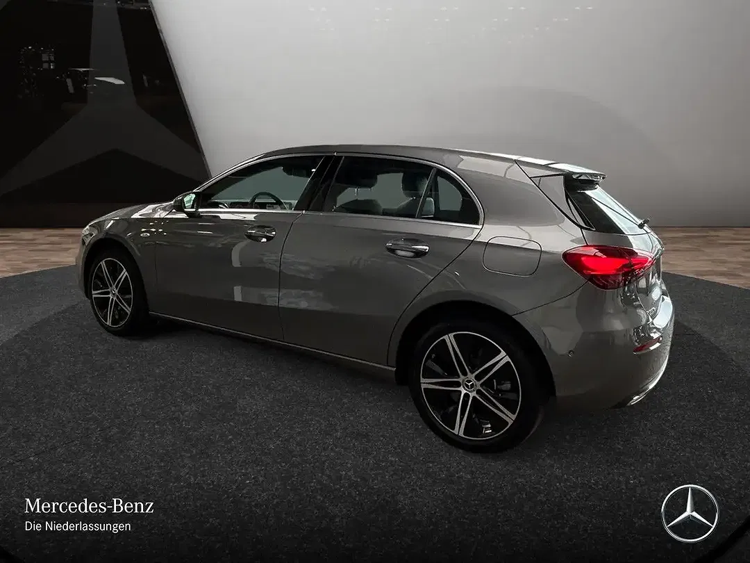 Mercedes-Benz A 250 - Thumbnail 9