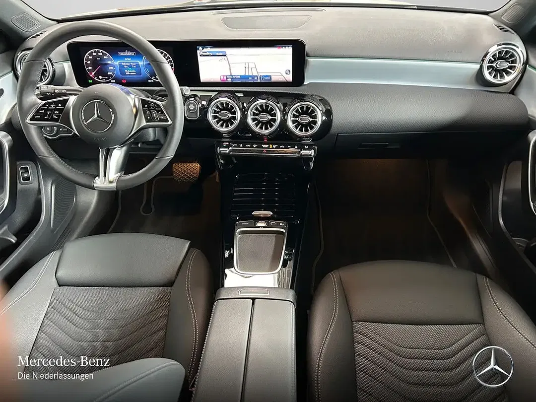 Mercedes-Benz A 250 - Thumbnail 12