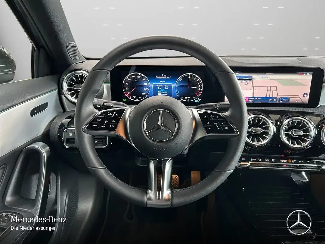 Mercedes-Benz A 250 - Thumbnail 13