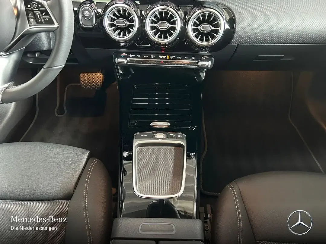 Mercedes-Benz A 250 - Thumbnail 14